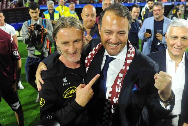 球迷们可以 球迷们可以